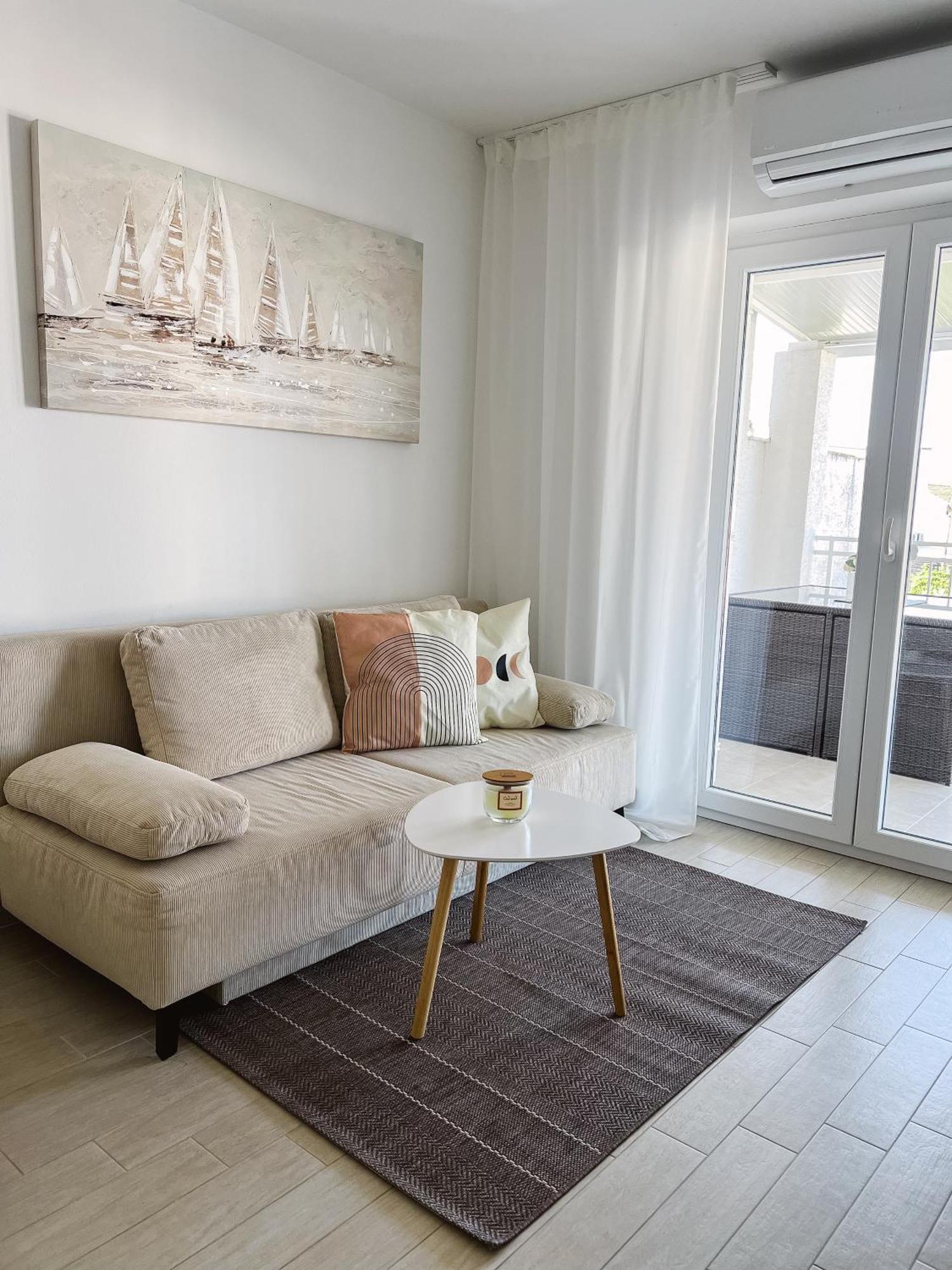 Modern Apartment In The Heart Of Njivice Exterior foto