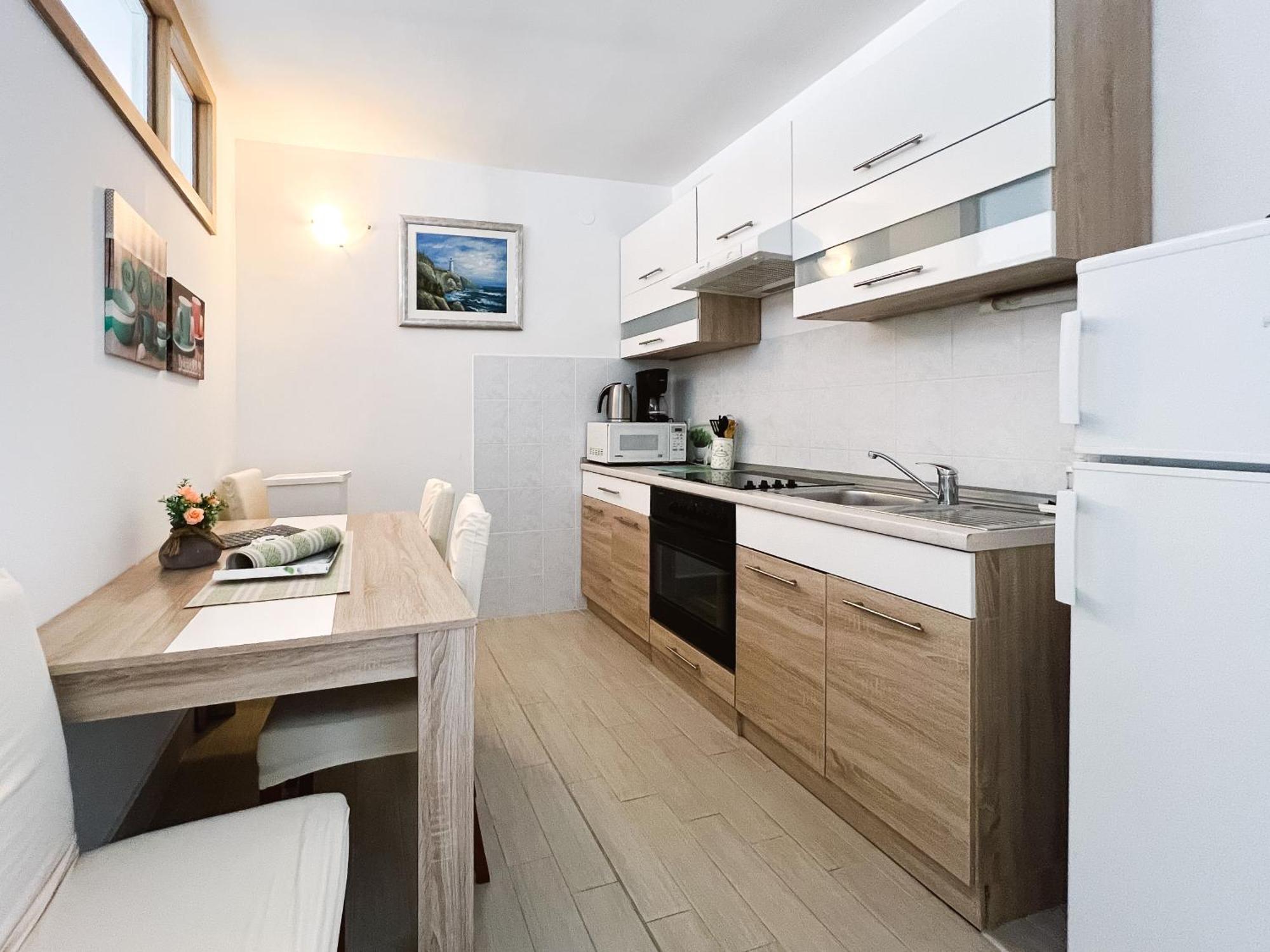 Modern Apartment In The Heart Of Njivice Exterior foto
